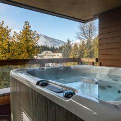 Patagonia 2 Bed 2 Bath with Private Hot Tub