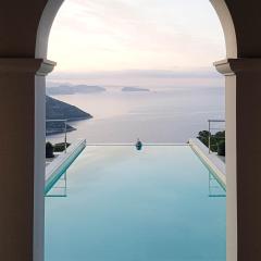 Sundance - Fabulous & Large 4-Bedroom Private Villa