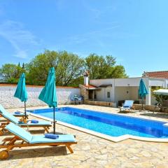 House Vidamo - Vacation home with swimming pool