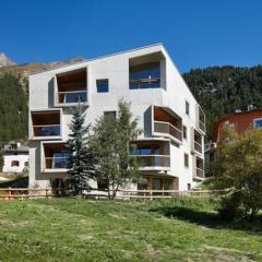 Alpine Lodge 6-Bett-Wohnung Chesa Plattner "Bergbahnen All inklusiv" im Sommer