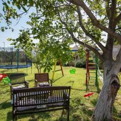 Apartments Dadic with parking & playground