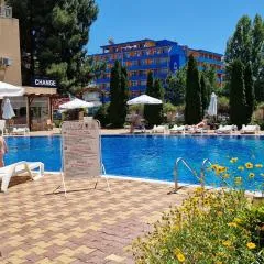 Kamelia Suites