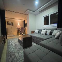 Large 3 bedrooms apartment