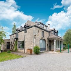 Villa in Ardennes with Sauna and Jacuzzi