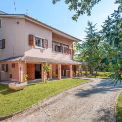 Beautiful Home In Ponzano Di Fermo With Jacuzzi, Wifi And 4 Bedrooms