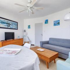 Bright 60m near the beach