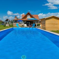 Amazing Home In Vrbovec With Outdoor Swimming Pool