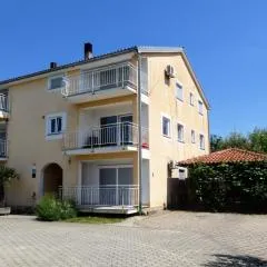 Apartment Dado
