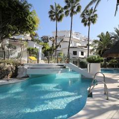 Golden Beach Holiday Home with jacuzzi
