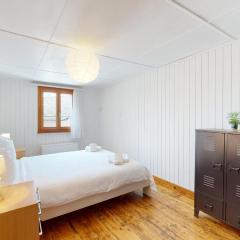 Cosy flat in the heart of the Valaisan mountains