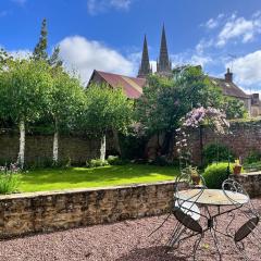 Maison chaleureuse avec jardin