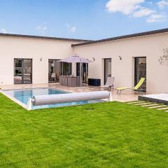Nice Home In Saint-pabu With 3 Bedrooms, Wifi And Outdoor Swimming Pool