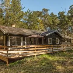 Lovely Home In Nex With Kitchen