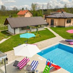 Stunning Home In Ornice With Wifi, Heated Swimming Pool And 4 Bedrooms