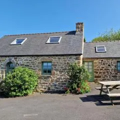 Charming Estate in Plougasnou near GR34 Trail