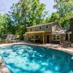 New Listing! Downtown Family Retreat - 5 Bedrooms, 3 Minutes to Dahlonega, Pool, Hot Tub, Game Rooms