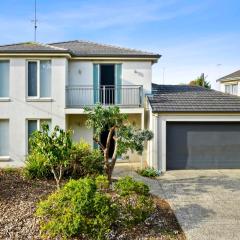 Retreat on Gairloch I Geelong River Hideaway