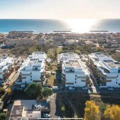 T2 neuf + piscine, 5 mn à pied des plages