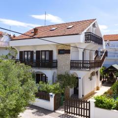 Apartments with parking space Vodice - 21216