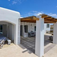 Mykonos 4 bedroom Cycladic home with free parking