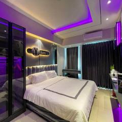 Monochrome La Casa IV at Anderson