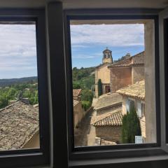 Lovely appartement with views in secret Provence