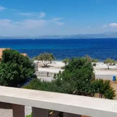 Apartments Zvonimir,place by the sea