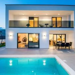 Villa Mina with a private pool in Pula