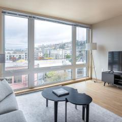 Queen Anne 1br w gym wd lounge roof deck SEA-573