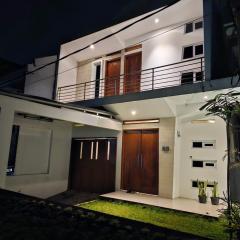 Cozy Villa / Rumah Sejuk City View Bandung