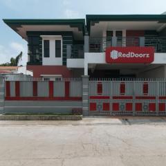 RedDoorz @ Alquiza Residences Paranaque