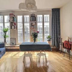 Bright 28m apartment in the old Halles district
