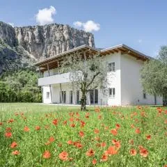 Casa Flavia, Mountains & River