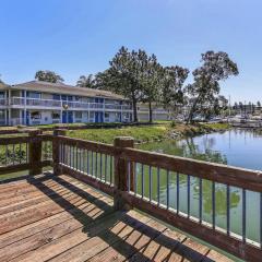 Motel 6-Oakland, CA - Embarcadero