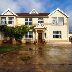 An amazing large 7-Bed House in Porthcawl