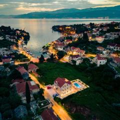 Villa Janie with a pool for up to 16 people