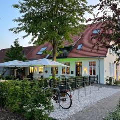 Luxus Lindenhof Apartments -Ferienwohnungen in Friesland an der Nordsee am Naturschutzgebiet Urwald