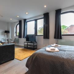 Apartment Twenty Three Staines Upon Thames - Free Parking - Heathrow - Thorpe Park