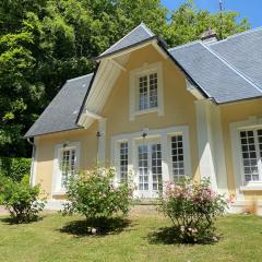 La Maison du Gardien, Chateau de lAvenue