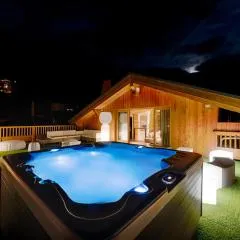 Luxurious penthouse with private spa- Cap Crystal Lodge