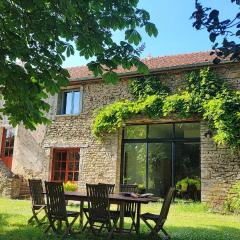 Calme et confort à la campagne en Bourgogne vinicole,