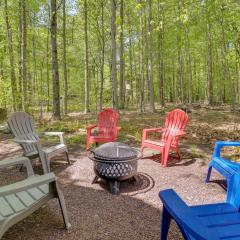 Fire Pit, Kayak and Gas Grill Pocono Lake Home!