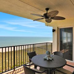 Ocean-view condo with a scenic balcony & W/D - pool and beach access