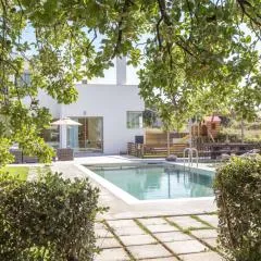 Lux Villa Mia with Heated Pool, 2km to Beach & Childrens Area!