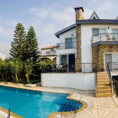 Lovely House with Private Pool in Kyrenia