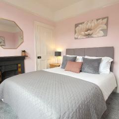 Hartoft St - 2 bed near river