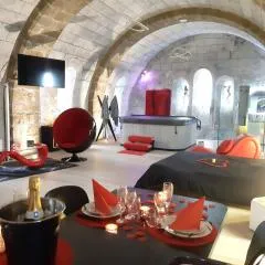 Luxueux Studio à Ambrières-les-Vallées - 85 m² avec Jacuzzi