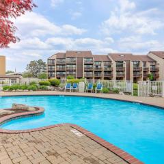 Port Clinton Condo with Community Pool and Hot Tub!