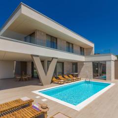 Villa VISTA with private pool and sauna