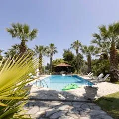 Coconut & Vanilla & Pineapple Pool Apartments #FeelsLikeHome